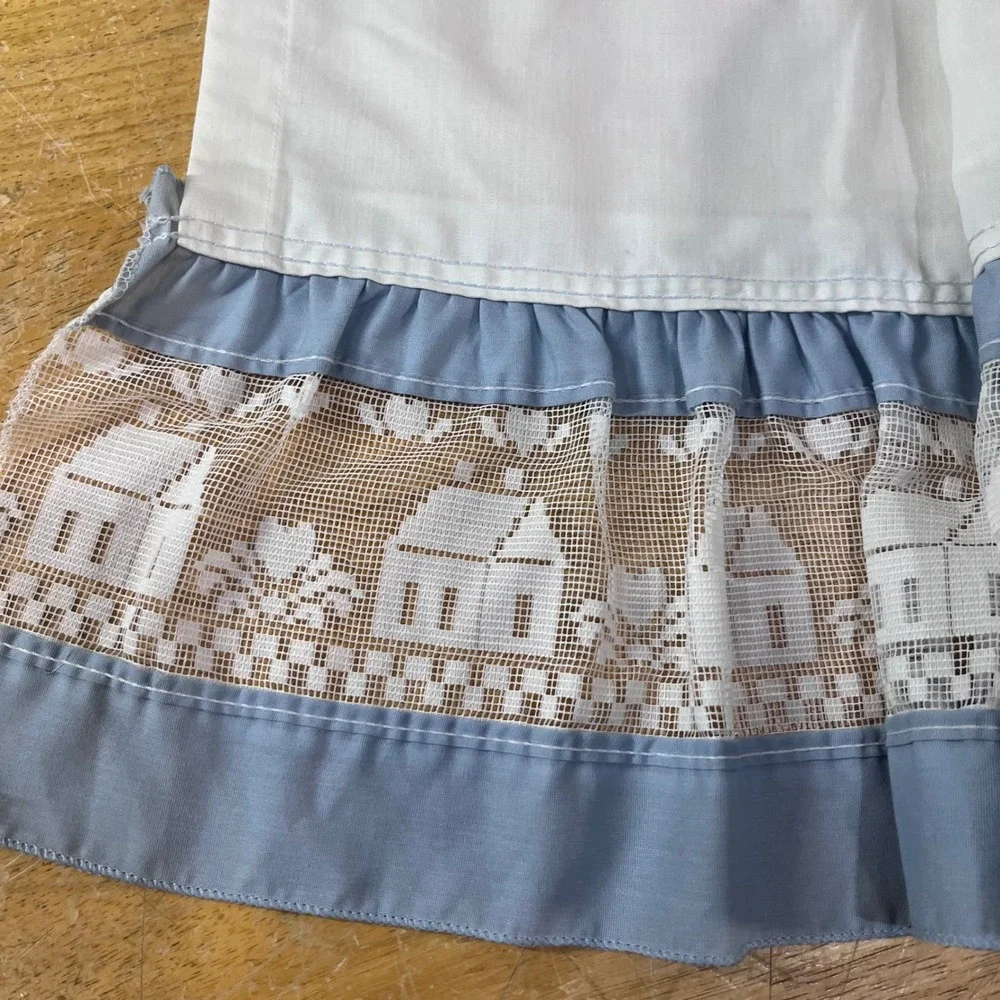 Vtg White Blue Cottage Lace Ruffle Window Valance 78x16 House Motif